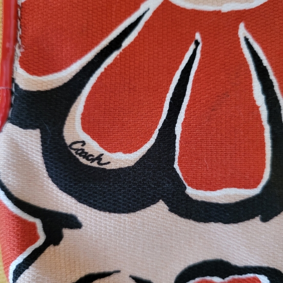 Coach Poppy Zippered Wrislet Wallet - Picture 4 of 9